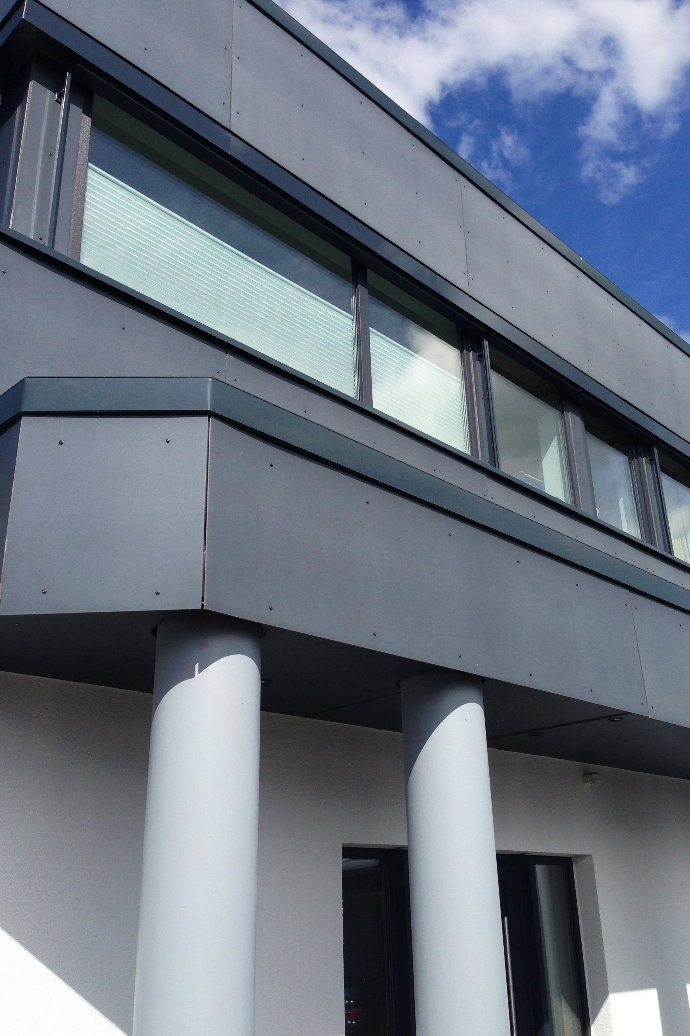 HPL Bau- und Fassadenplatte 6 mm anthrazit HPL Bau- und Fassadenplatte 6 mm anthrazit