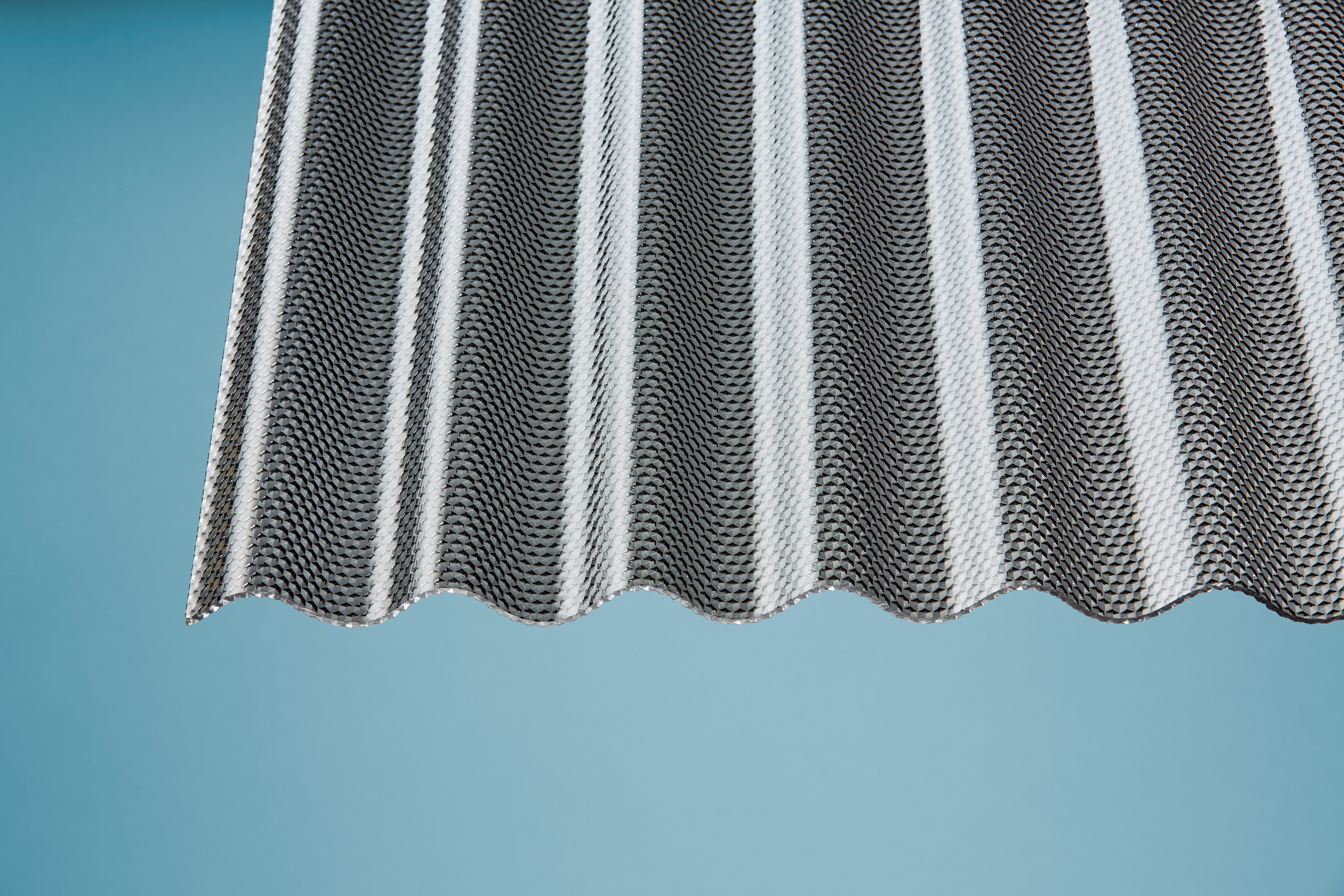 Acryl Wellplatten Sinus 76/18 wabe graphit 3 mm Acryl Wellplatten Sinus 76/18 wabe graphit 3 mm