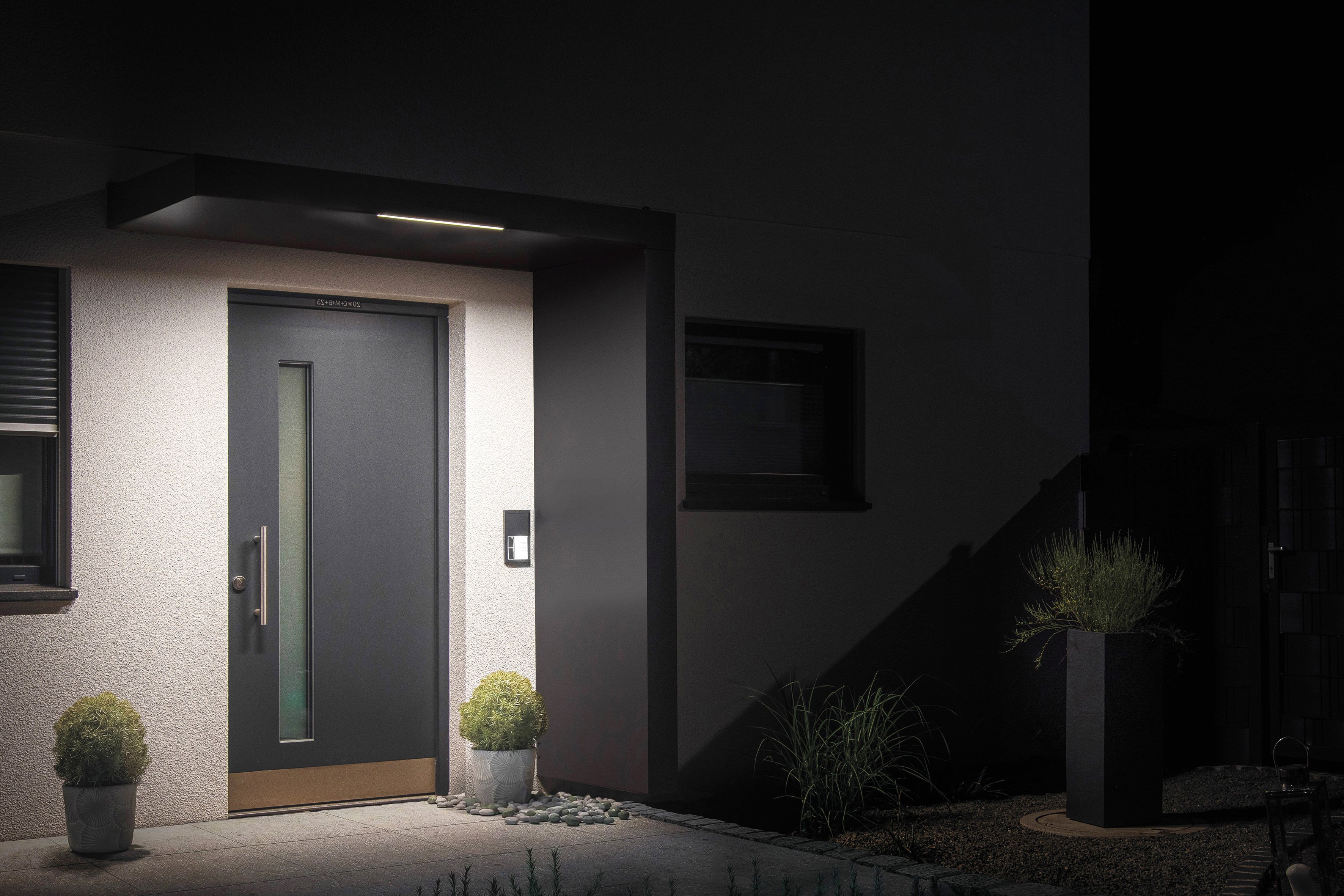 Gutta Rechteckvordach BS Plus 200 mit Seitenteil rechts und Briefkasten Standard anthrazit - mit LED-Streifen