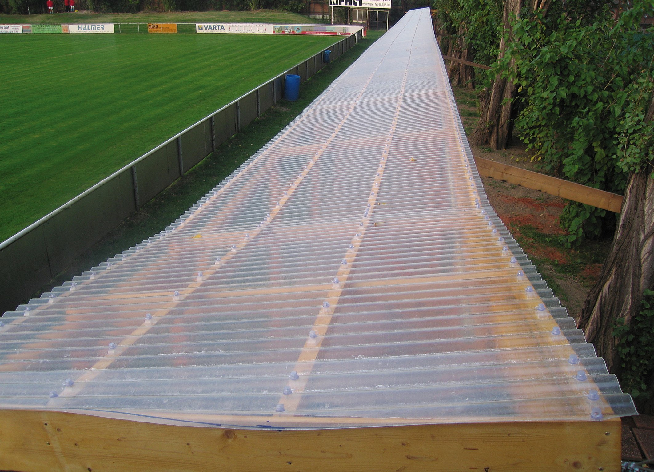 Polyester Lichtwellbahn natur transparent - Kurzrollen 5 und 10 lfm. Polyester Lichtwellbahn natur transparent - Kurzrollen 5 und 10 lfm.